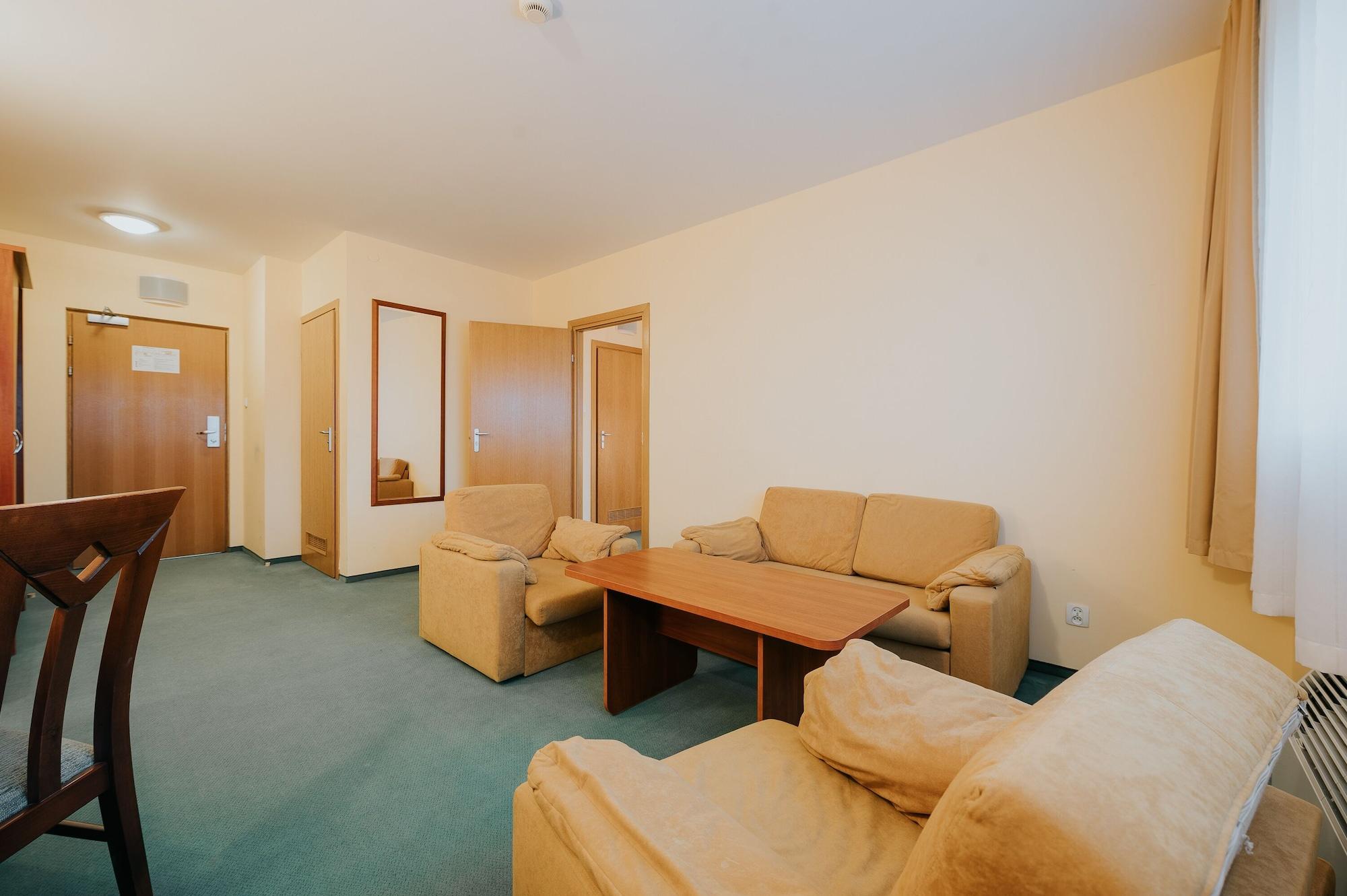 Sangate Hotel Airport Warszawa Zewnętrze zdjęcie
