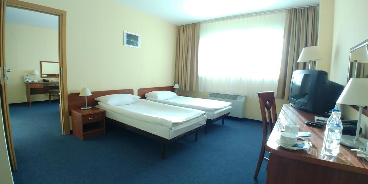 Sangate Hotel Airport Warszawa Zewnętrze zdjęcie